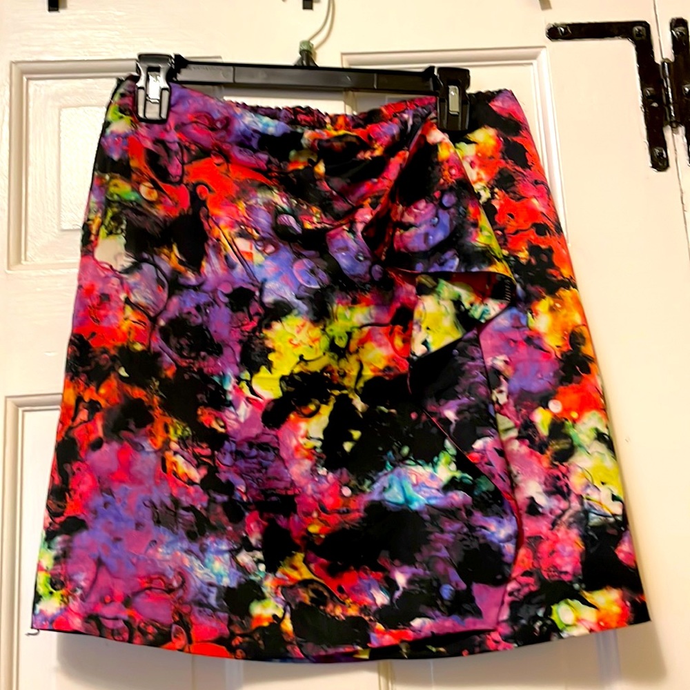 Vince Camuto colorful skirt size 6